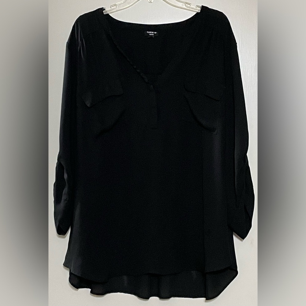 Torrid Harper Black V-Neck Roll-Tab Sleeve Women Plus Size 4X